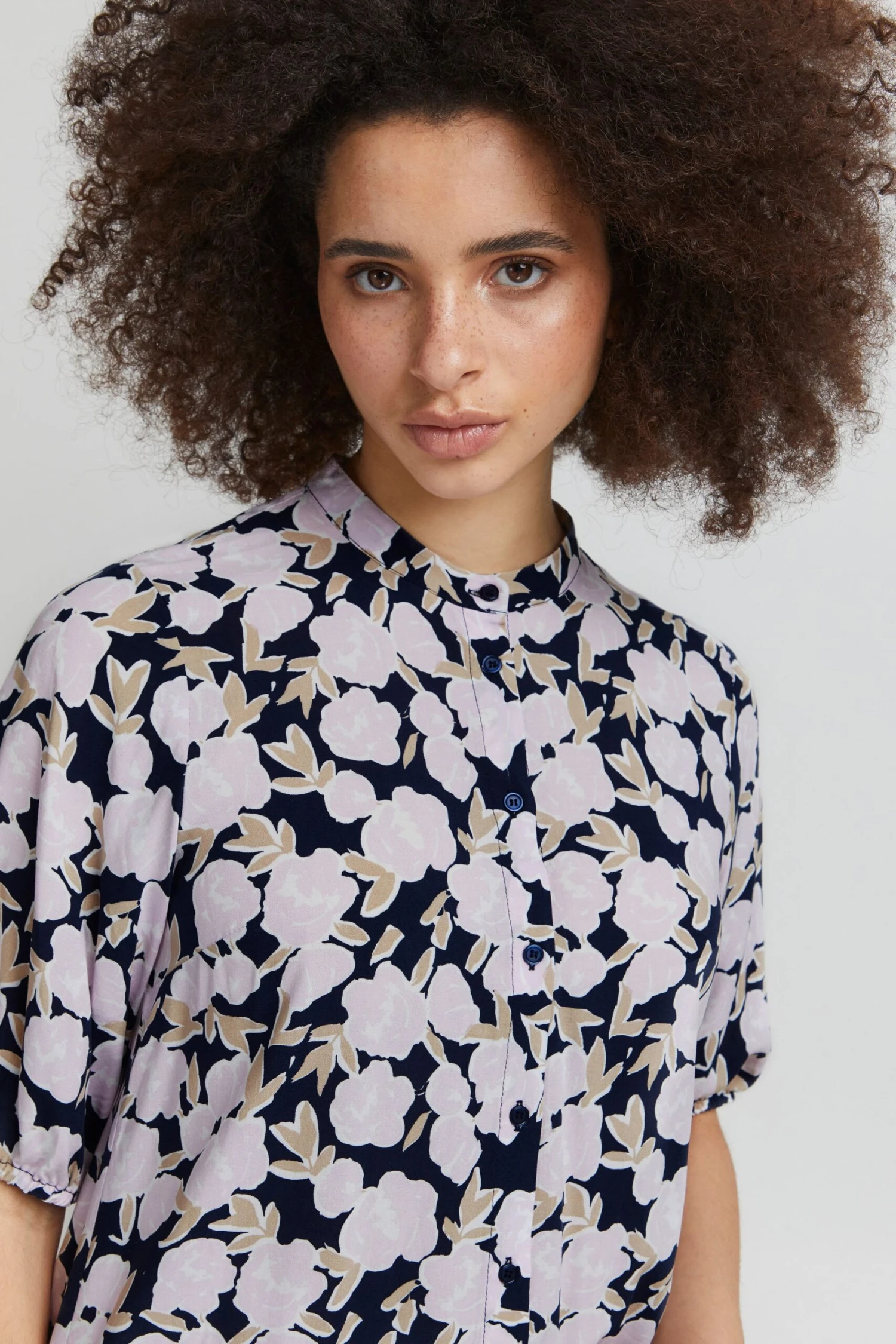 ICHI Druckbluse In Lila 6 ICHI Druckbluse In Lila – Bild 4